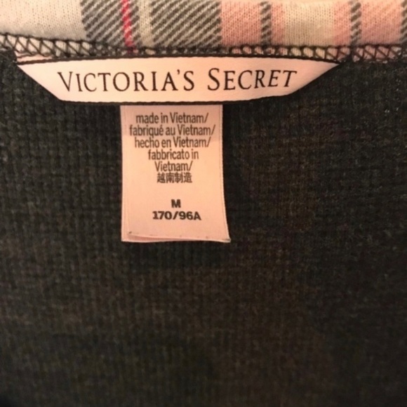 Victoria’s Secret Long Sleeve V-Neck Thermal Top - Picture 8 of 8